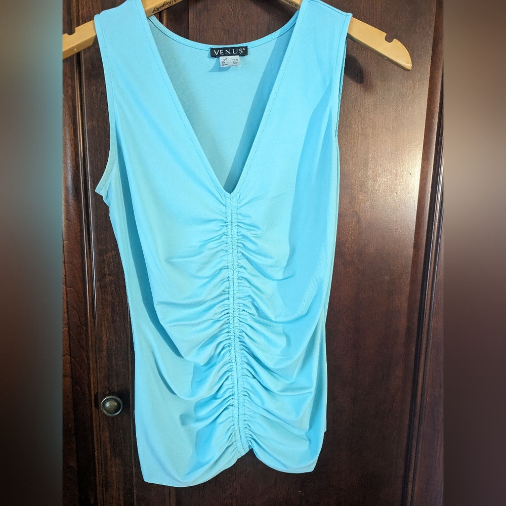 Venus tank top - size small